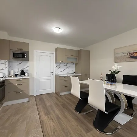 Sea View 2 Bedroom - B-29-sarafovo Апартаменты *
